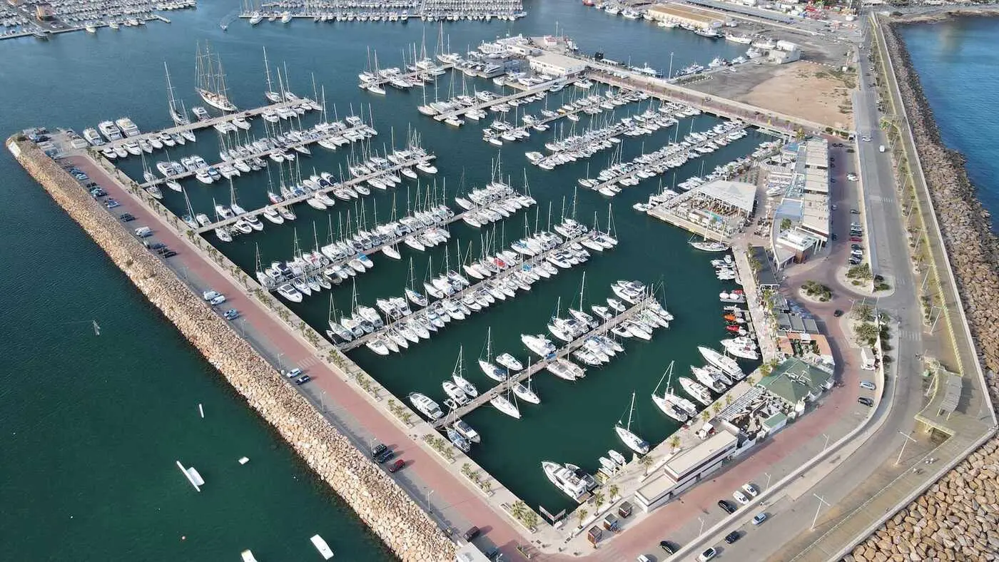 Port de plaisance de Torrevieja et ses nombreux bateaux